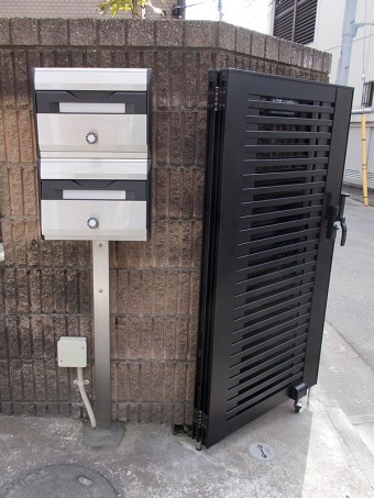 古くなったポストと門扉のお取替え 古くなったポストと門扉のお取替え